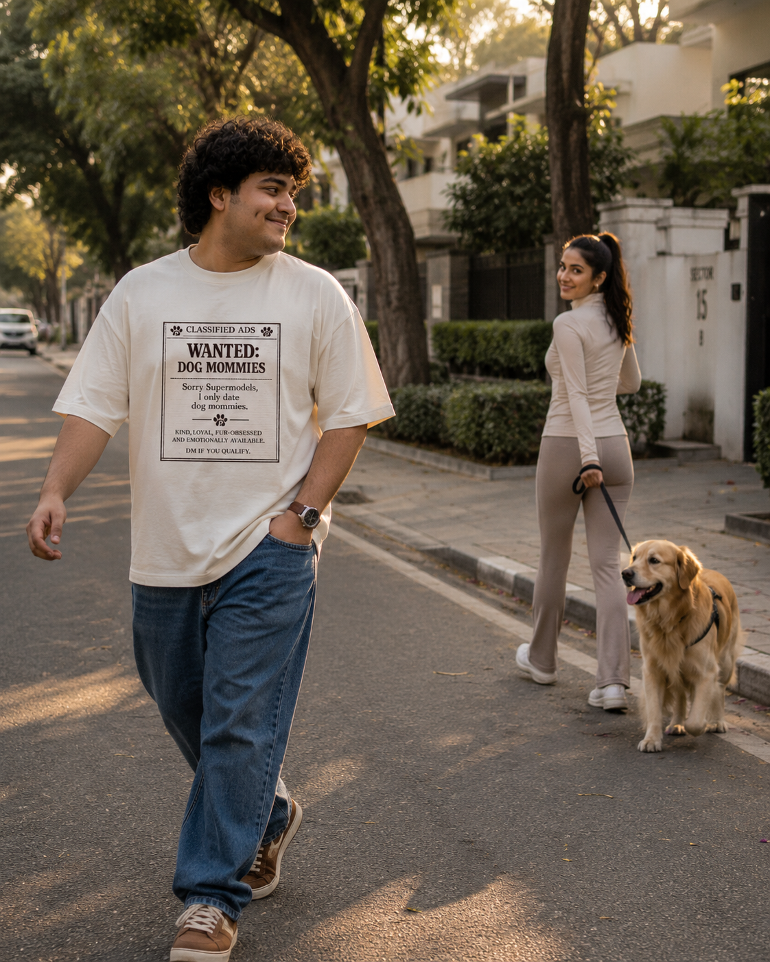 I Only Date Dog Mommies | Premium Unisex Oversized T-Shirt